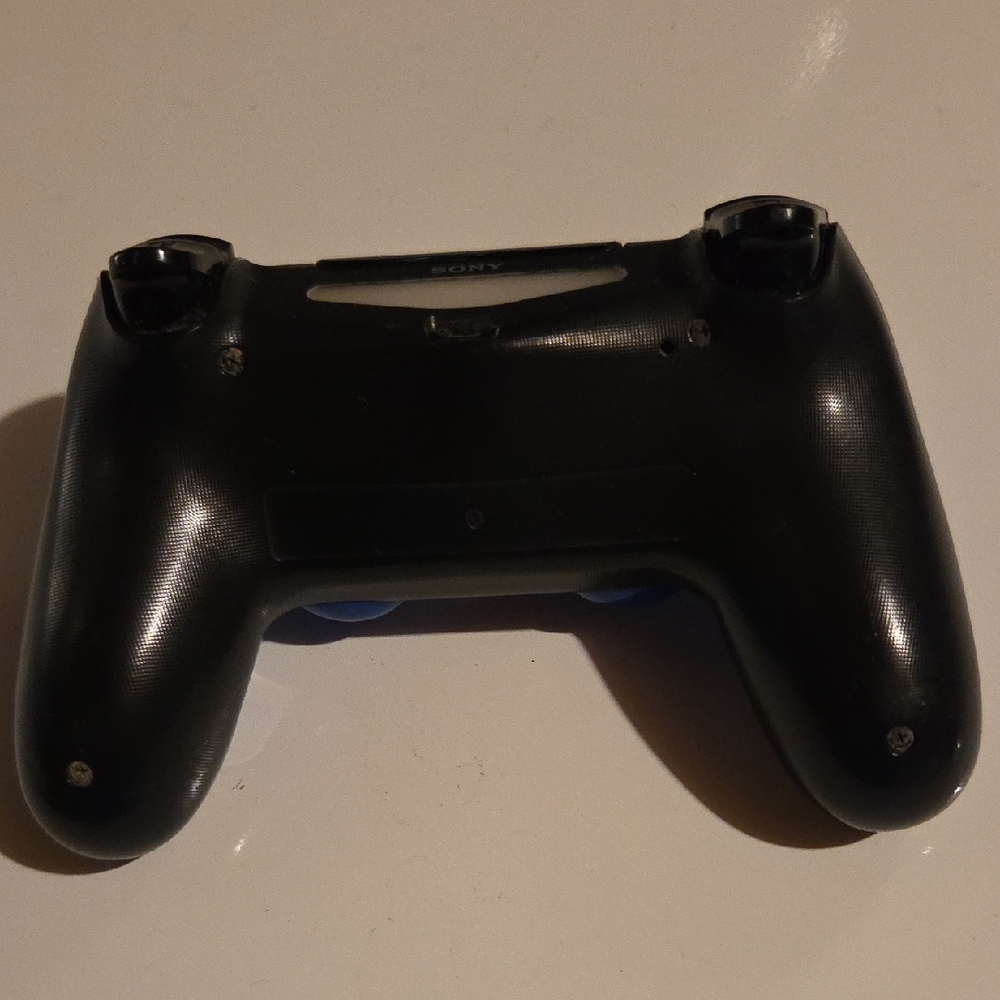 Blue Wireless Game Controller - Picture 2 of 5